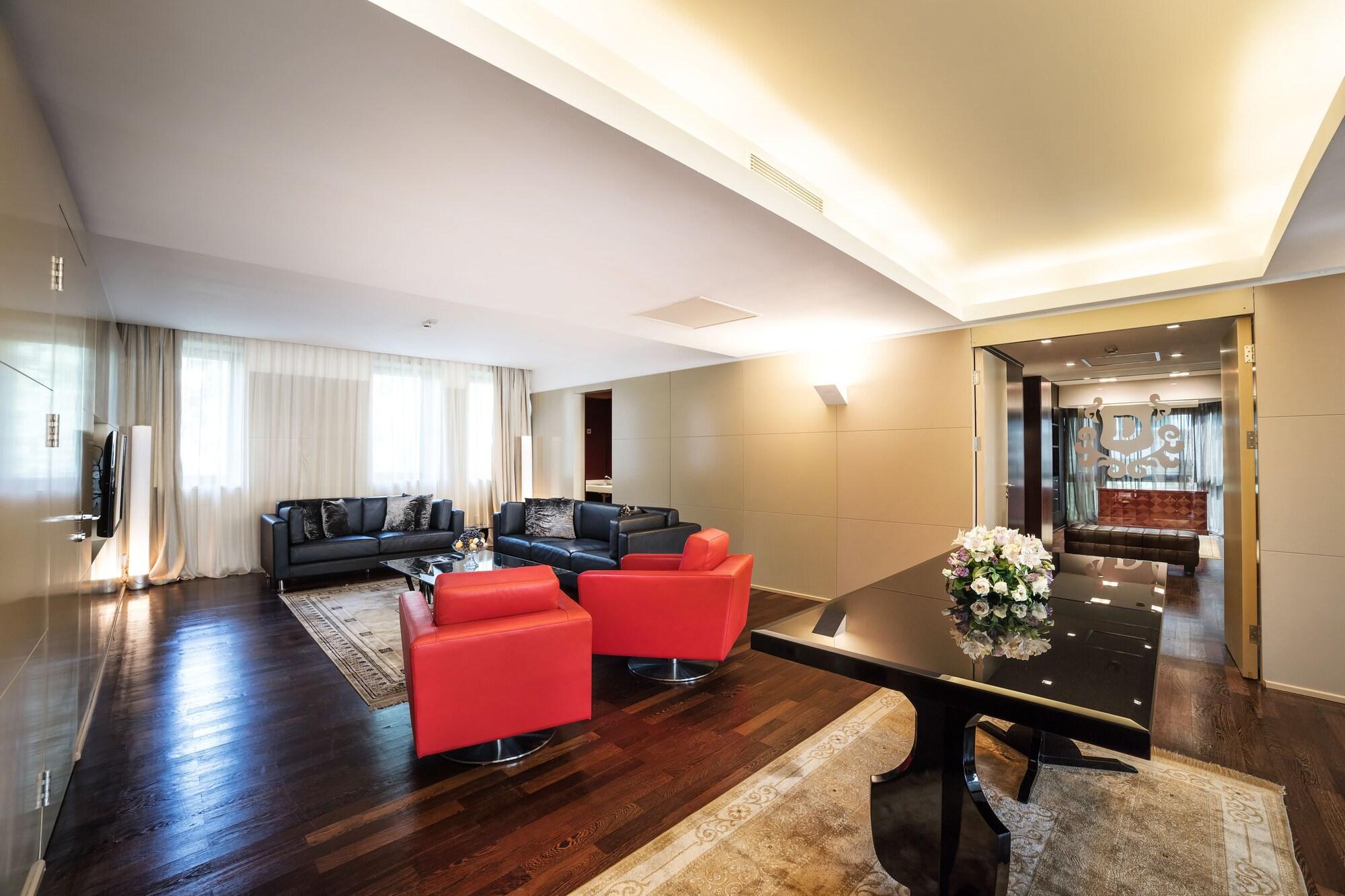 The Dostyk Hotel Almaty Eksteriør billede