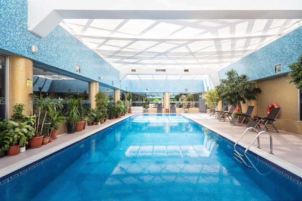 The Dostyk Hotel Almaty Eksteriør billede