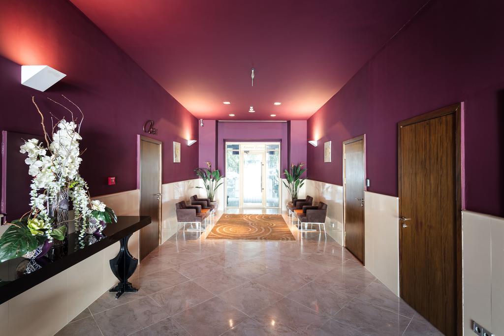 The Dostyk Hotel Almaty Eksteriør billede