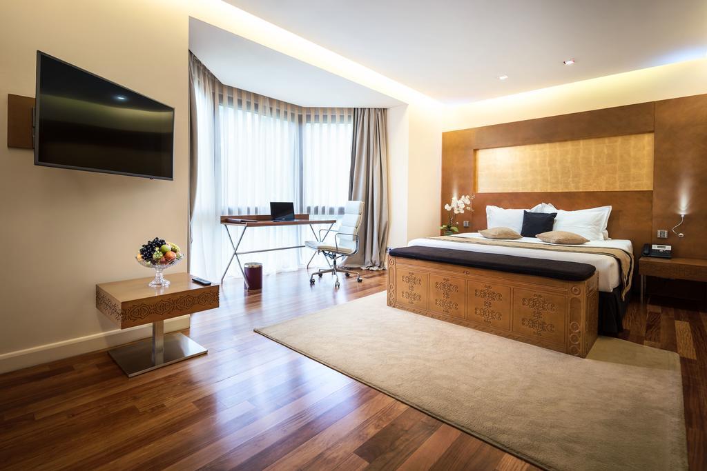 The Dostyk Hotel Almaty Eksteriør billede