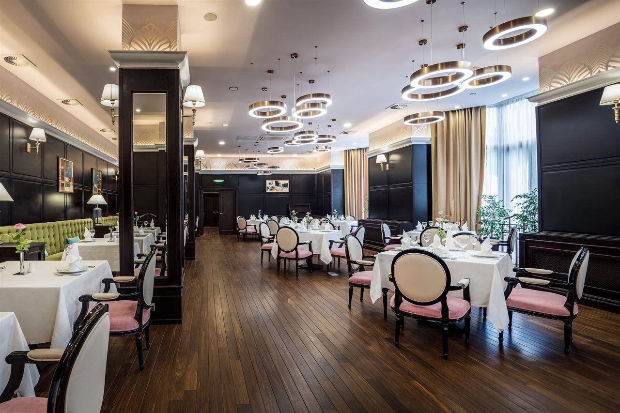 The Dostyk Hotel Almaty Eksteriør billede